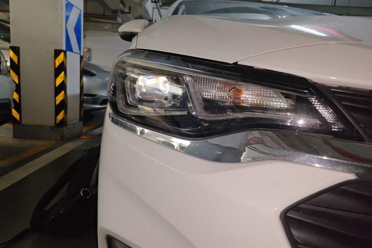 Used Chevrolet Monza 2020 320 Automatic Enjoyment Edition Right Front Headlight