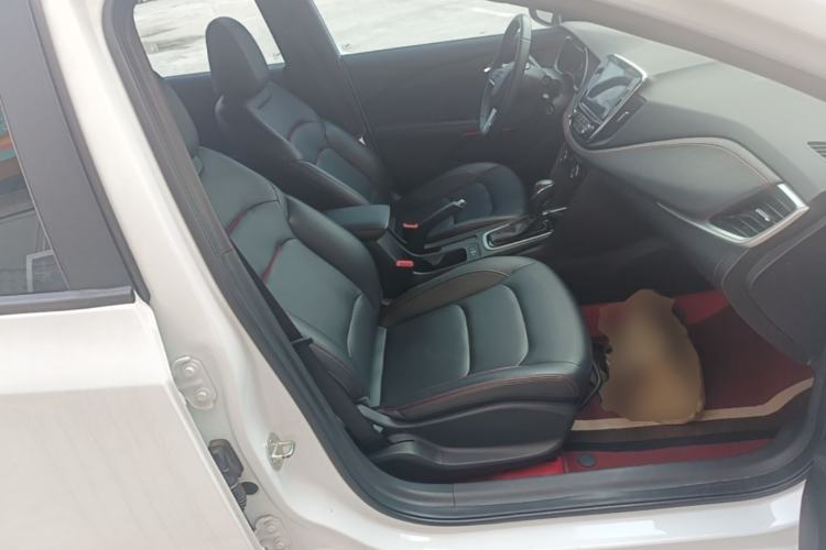 Used Chevrolet Monza 2020 Light Hybrid RS 330T Automatic Thrill Edition Right Front Seat
