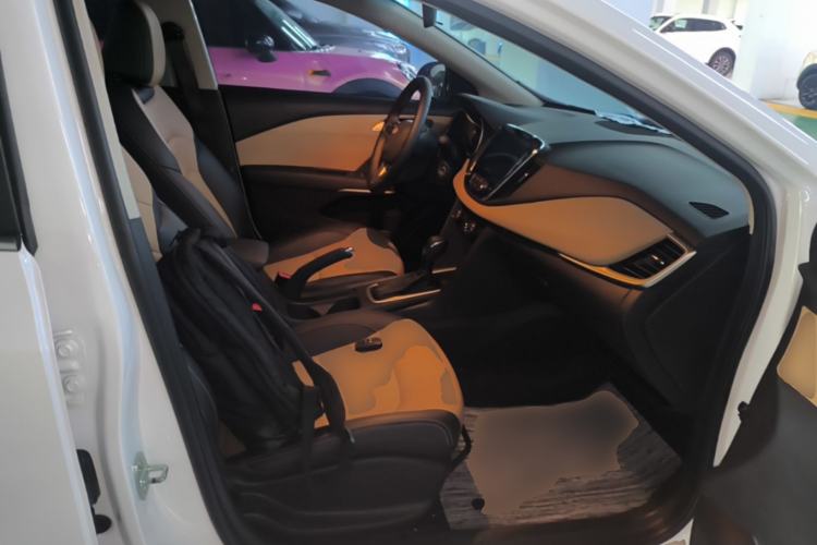Used Chevrolet Monza 2020 320 Automatic Enjoyment Edition Right Front Seat