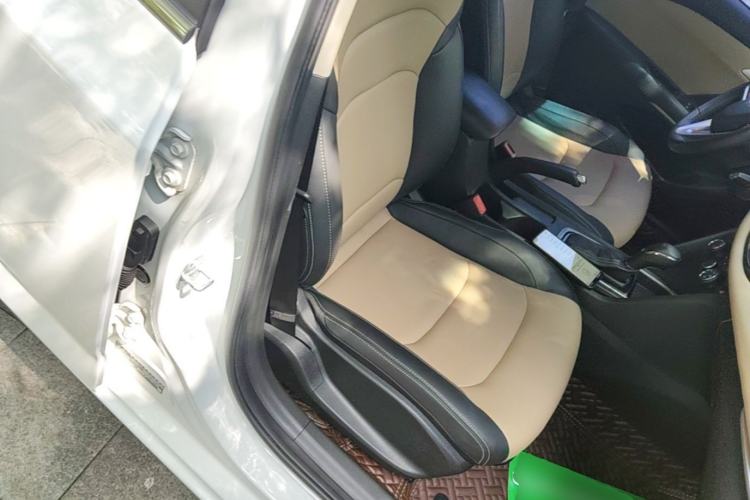 Used Chevrolet Monza 2020 320 Automatic Enjoyment Edition Right Front Seat
