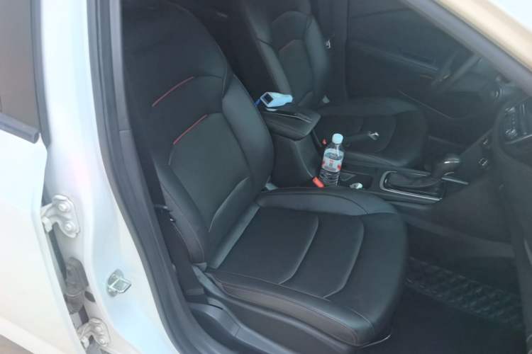 Used Chevrolet Monza 2020 Light Hybrid RS 330T Automatic Comfort Edition Right Front Seat