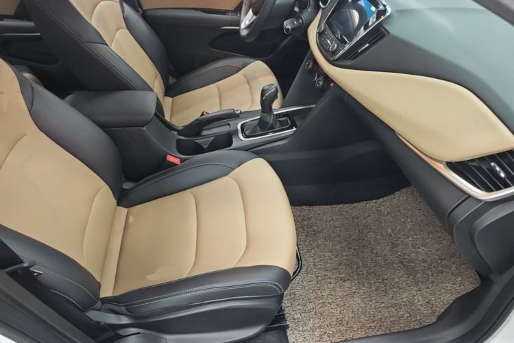 Used Chevrolet Monza 2020 320 Automatic Enjoyment Edition Right Front Seat