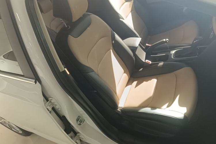 Used Chevrolet Monza 2020 320 Automatic Enjoyment Edition Right Front Seat