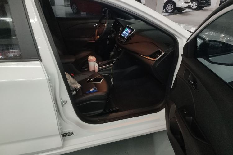 Used Chevrolet Monza 2020 Light Hybrid RS 330T Automatic Comfort Edition Right Front Seat