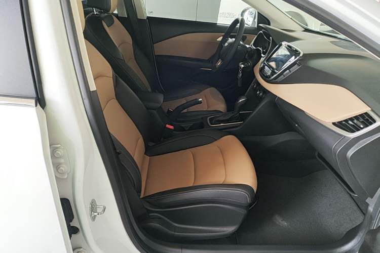 Used Chevrolet Monza 2020 320 Automatic Enjoyment Edition Right Front Seat