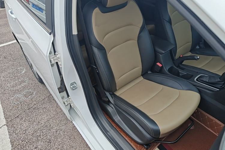 Used Chevrolet Monza 2020 320 Automatic Enjoyment Edition Right Front Seat