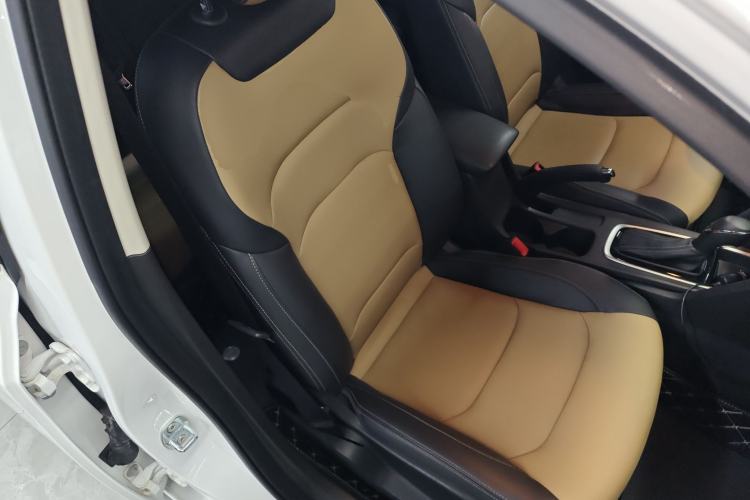 Used Chevrolet Monza 2020 320 Automatic Enjoyment Edition Right Front Seat