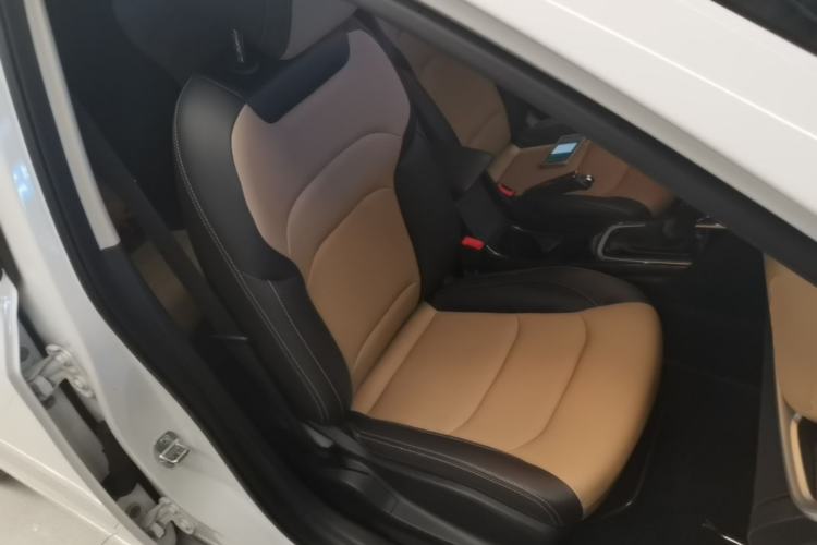Used Chevrolet Monza 2020 320 Automatic Enjoyment Edition Right Front Seat