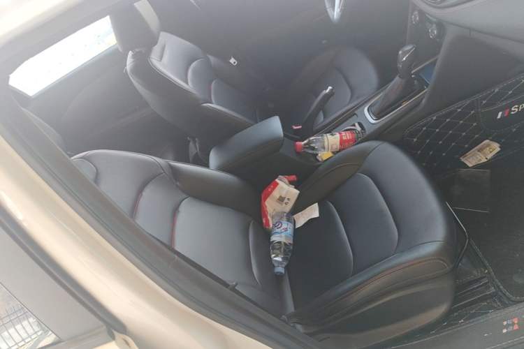 Used Chevrolet Monza 2020 Light Hybrid RS 330T Automatic Comfort Edition Right Front Seat