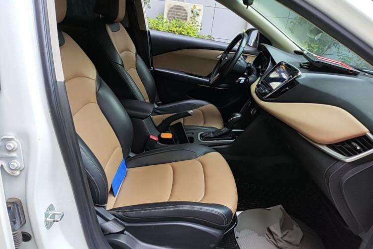 Used Chevrolet Monza 2020 320 Automatic Enjoyment Edition Right Front Seat