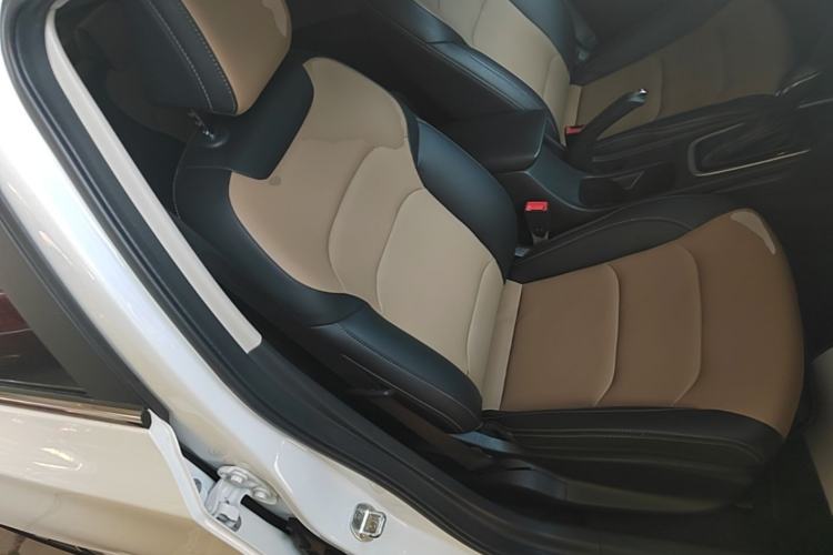 Used Chevrolet Monza 2020 320 Automatic Enjoyment Edition Right Front Seat