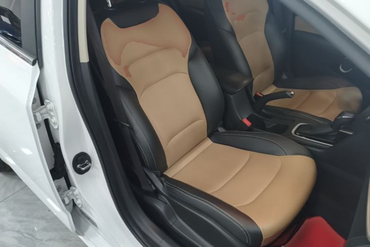 Used Chevrolet Monza 2020 320 Automatic Enjoyment Edition Right Front Seat