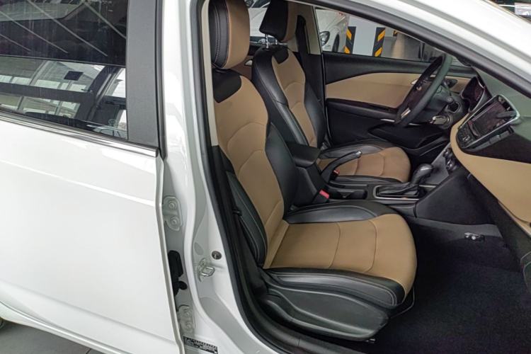 Used Chevrolet Monza 2020 320 Automatic Enjoyment Edition Right Front Seat