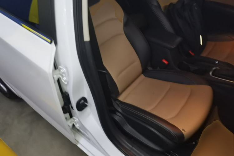 Used Chevrolet Monza 2020 320 Automatic Enjoyment Edition Right Front Seat