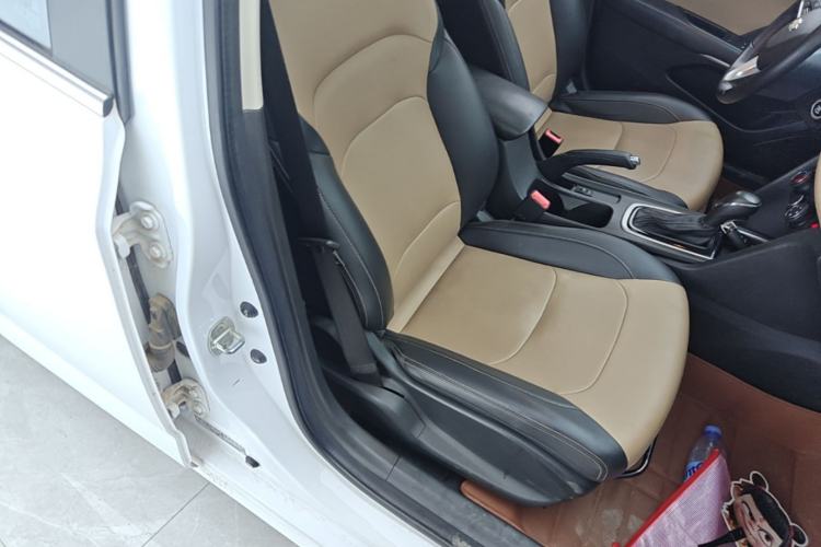 Used Chevrolet Monza 2020 320 Automatic Enjoyment Edition Right Front Seat