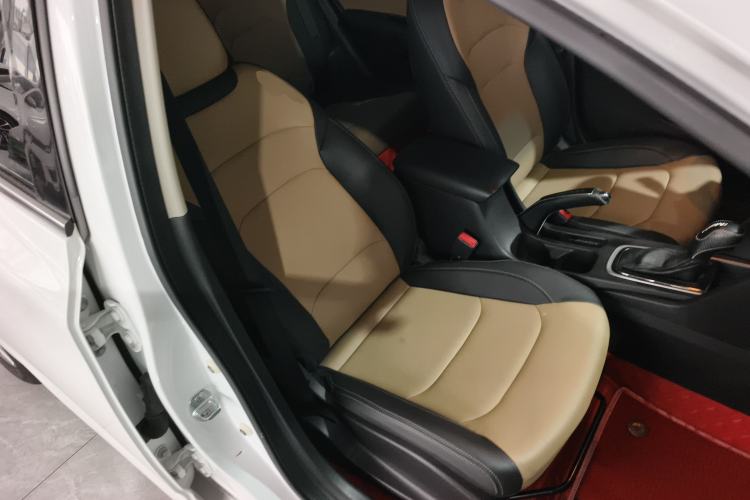Used Chevrolet Monza 2020 320 Automatic Enjoyment Edition Right Front Seat