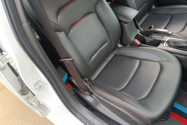 Used Chevrolet Monza 2020 Light Hybrid RS 330T Automatic Comfort Edition Right Front Seat