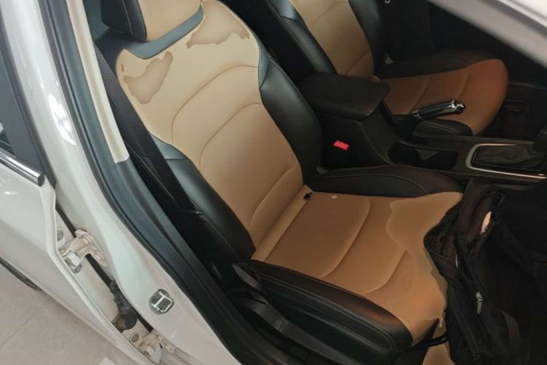 Used Chevrolet Monza 2020 320 Automatic Enjoyment Edition Right Front Seat