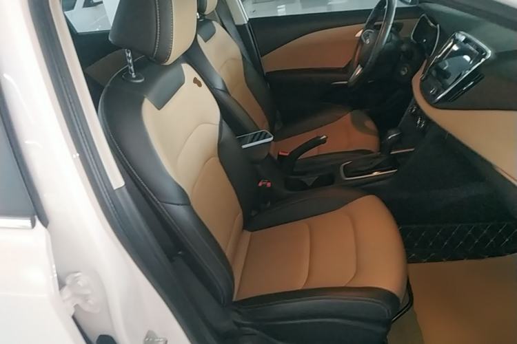 Used Chevrolet Monza 2020 320 Automatic Enjoyment Edition Right Front Seat