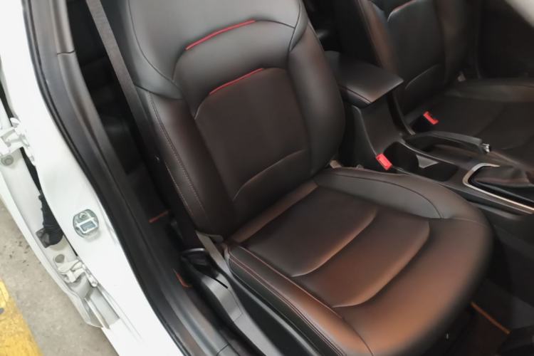 Used Chevrolet Monza 2020 Light Hybrid RS 330T Automatic Comfort Edition Right Front Seat