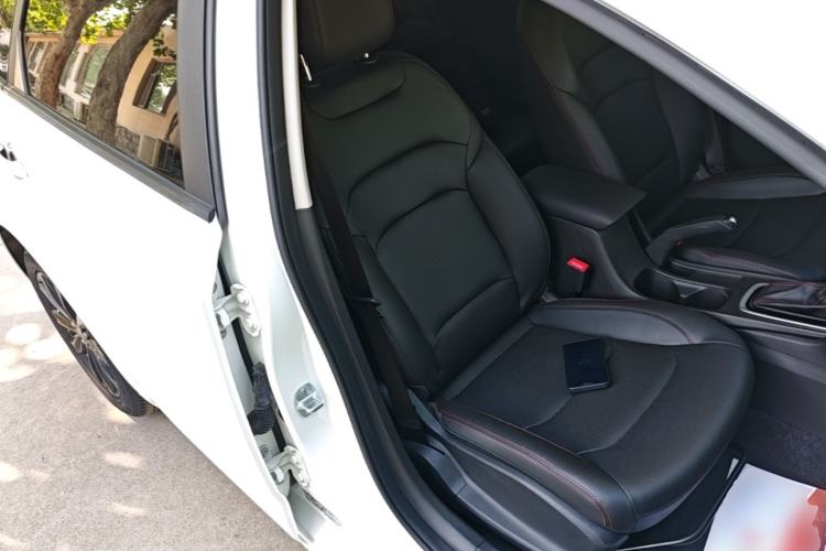 Used Chevrolet Monza 2020 Light Hybrid Redline 320T Dual-Clutch Joyful Edition Right Front Seat