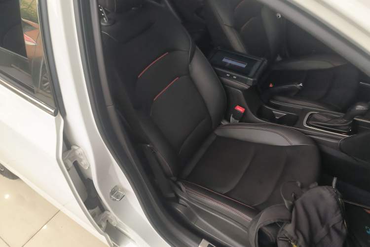 Used Chevrolet Monza 2020 Light Hybrid RS 330T Automatic Comfort Edition Right Front Seat