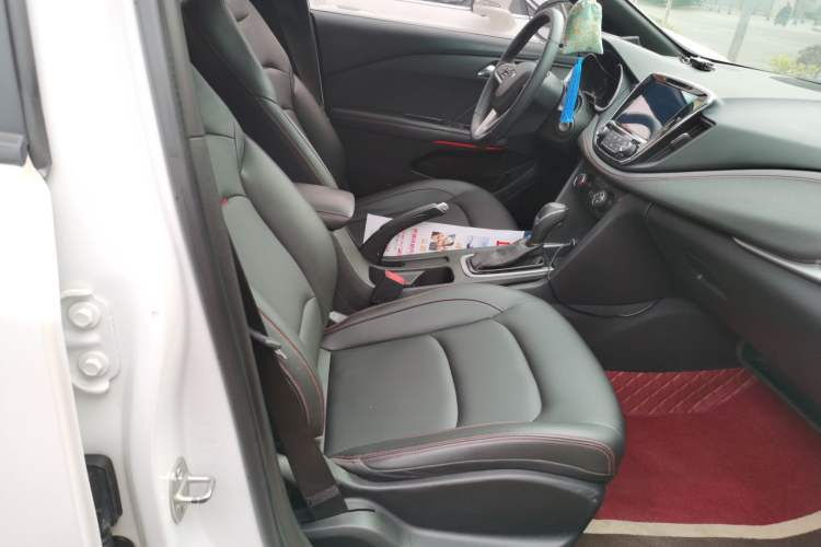 Used Chevrolet Monza 2020 Light Hybrid RS 330T Automatic Comfort Edition Right Front Seat