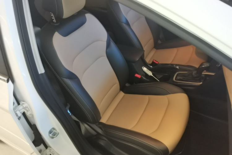 Used Chevrolet Monza 2020 320 Automatic Enjoyment Edition Right Front Seat