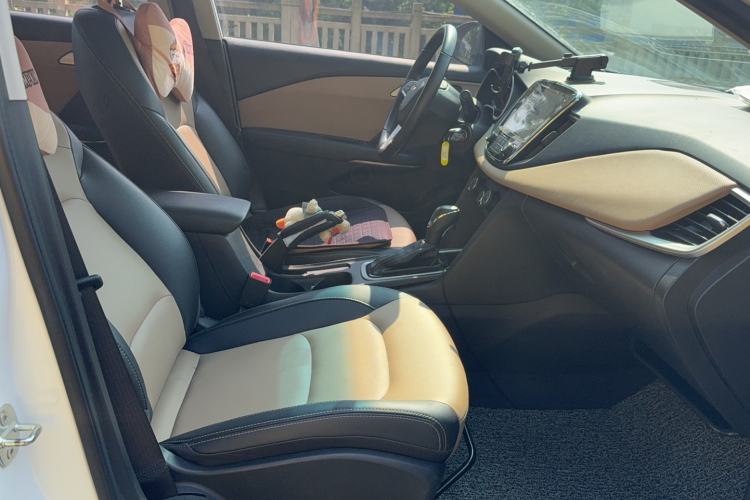 Used Chevrolet Monza 2020 320 Automatic Enjoyment Edition Right Front Seat