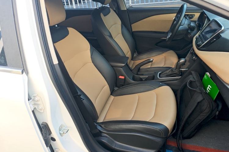 Used Chevrolet Monza 2020 320 Automatic Enjoyment Edition Right Front Seat