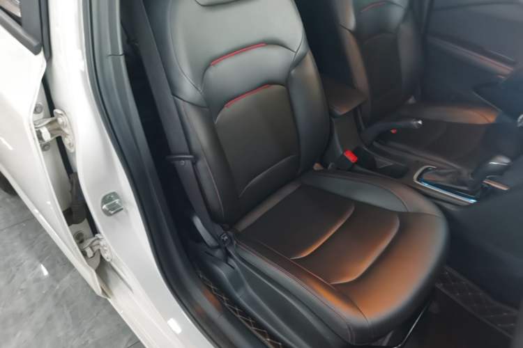 Used Chevrolet Monza 2020 Light Hybrid RS 330T Automatic Comfort Edition Right Front Seat