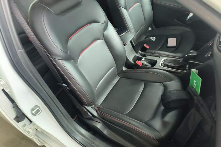 Used Chevrolet Monza 2020 Light Hybrid RS 330T Automatic Comfort Edition Right Front Seat