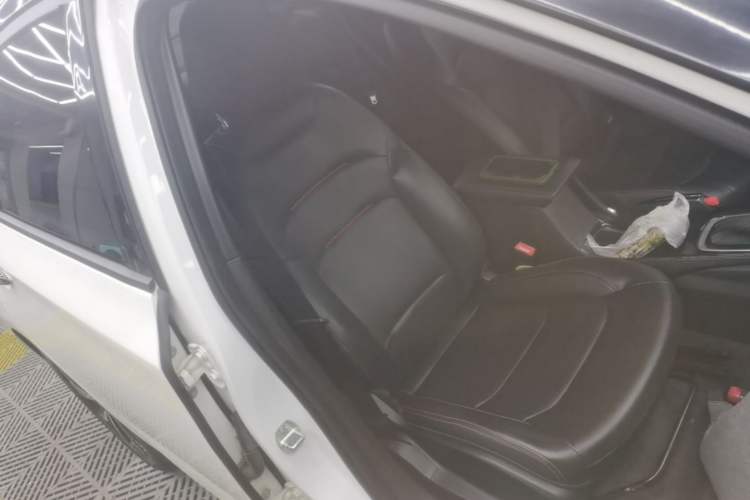 Used Chevrolet Monza 2020 Light Hybrid RS 330T Automatic Comfort Edition Right Front Seat