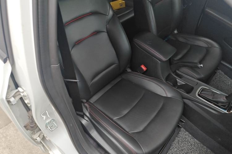 Used Chevrolet Monza 2020 Light Hybrid RS 330T Automatic Comfort Edition Right Front Seat