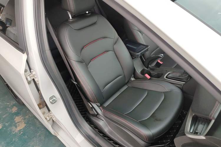Used Chevrolet Monza 2020 Light Hybrid RS 330T Automatic Comfort Edition Right Front Seat