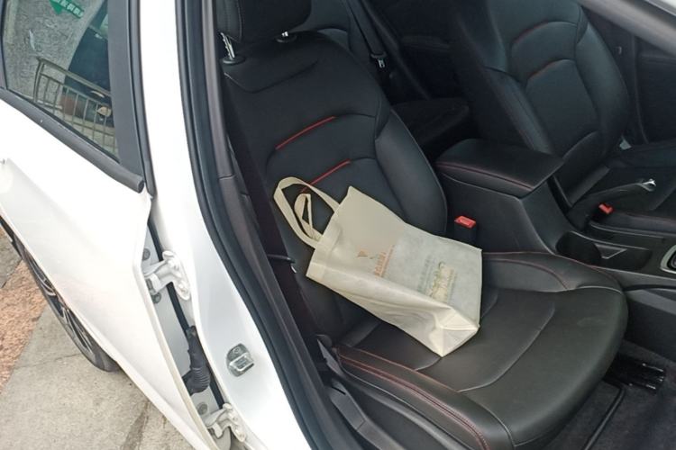 Used Chevrolet Monza 2020 Light Hybrid RS 330T Automatic Comfort Edition Right Front Seat