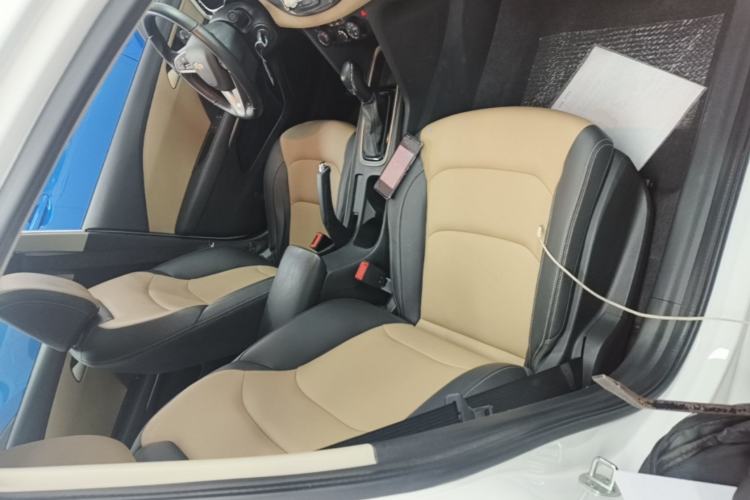 Used Chevrolet Monza 2020 320 Automatic Enjoyment Edition Right Front Seat