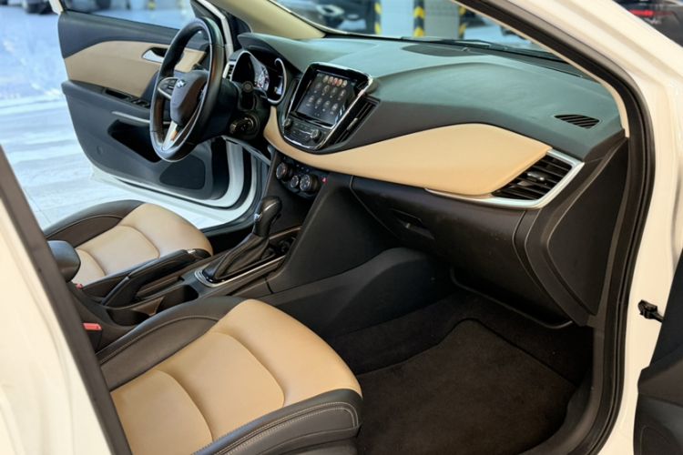 Used Chevrolet Monza 2020 320 Automatic Enjoyment Edition Right Front Seat