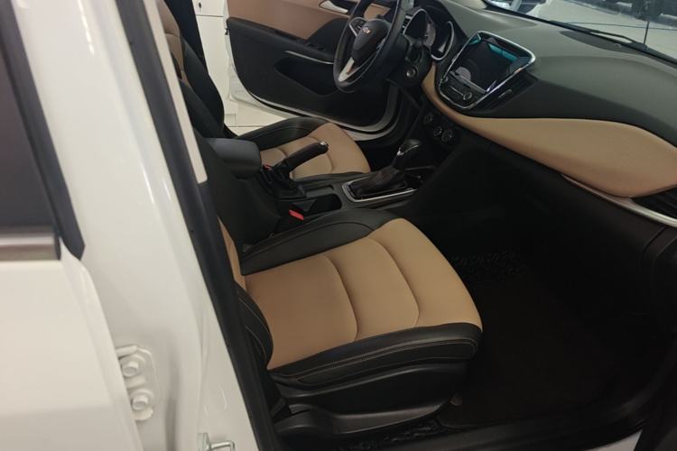 Used Chevrolet Monza 2020 320 Automatic Enjoyment Edition Right Front Seat