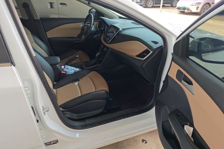 Used Chevrolet Monza 2020 320 Automatic Enjoyment Edition Right Front Seat