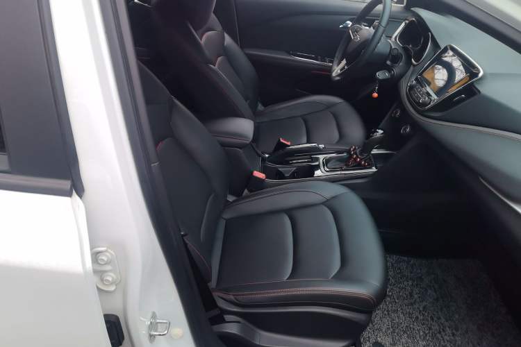 Used Chevrolet Monza 2020 Light Hybrid RS 330T Automatic Comfort Edition Right Front Seat