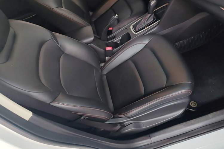 Used Chevrolet Monza 2020 Light Hybrid Redline 320T Dual-Clutch Joyful Edition Right Front Seat