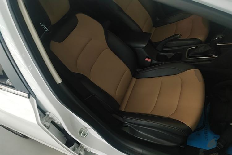 Used Chevrolet Monza 2020 320 Automatic Enjoyment Edition Right Front Seat