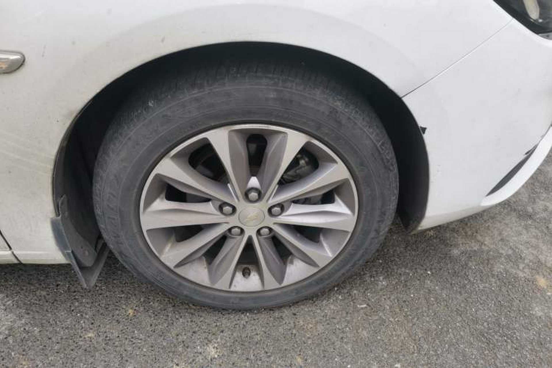 Used Chevrolet Monza 2020 320 Automatic Enjoyment Edition Right Front Wheel Hub