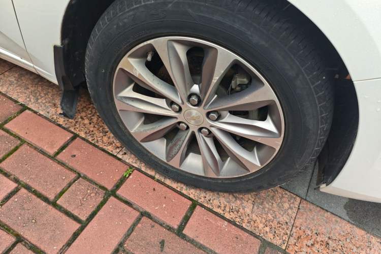 Used Chevrolet Monza 2020 320 Automatic Enjoyment Edition Right Front Wheel Hub