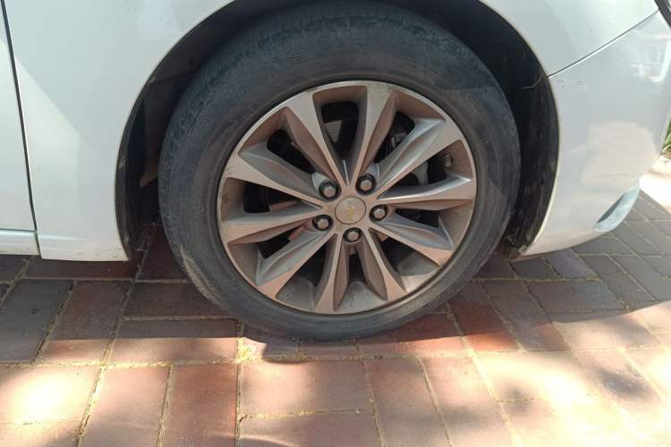 Used Chevrolet Monza 2020 320 Automatic Enjoyment Edition Right Front Wheel Hub