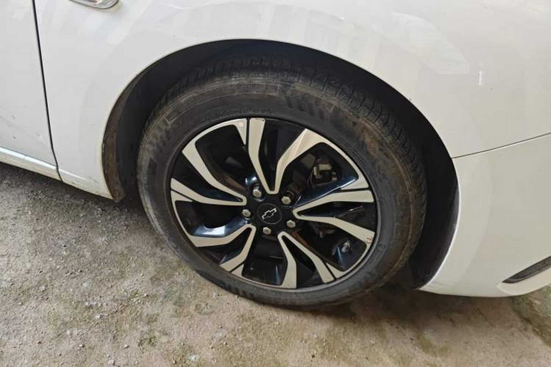 Used Chevrolet Monza 2020 Light Hybrid RS 330T Automatic Comfort Edition Right Front Wheel Hub