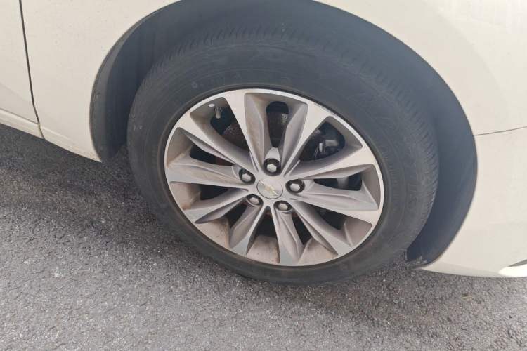 Used Chevrolet Monza 2020 320 Automatic Enjoyment Edition Right Front Wheel Hub