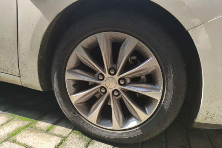 Used Chevrolet Monza 2020 320 Automatic Enjoyment Edition Right Front Wheel Hub