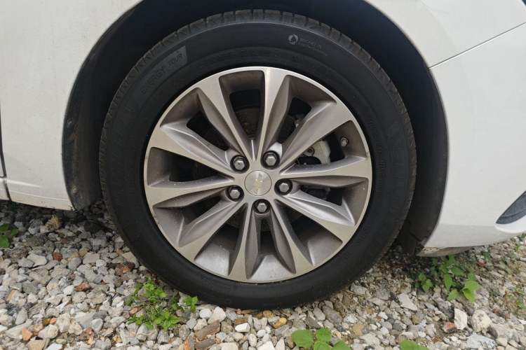 Used Chevrolet Monza 2020 320 Automatic Enjoyment Edition Right Front Wheel Hub